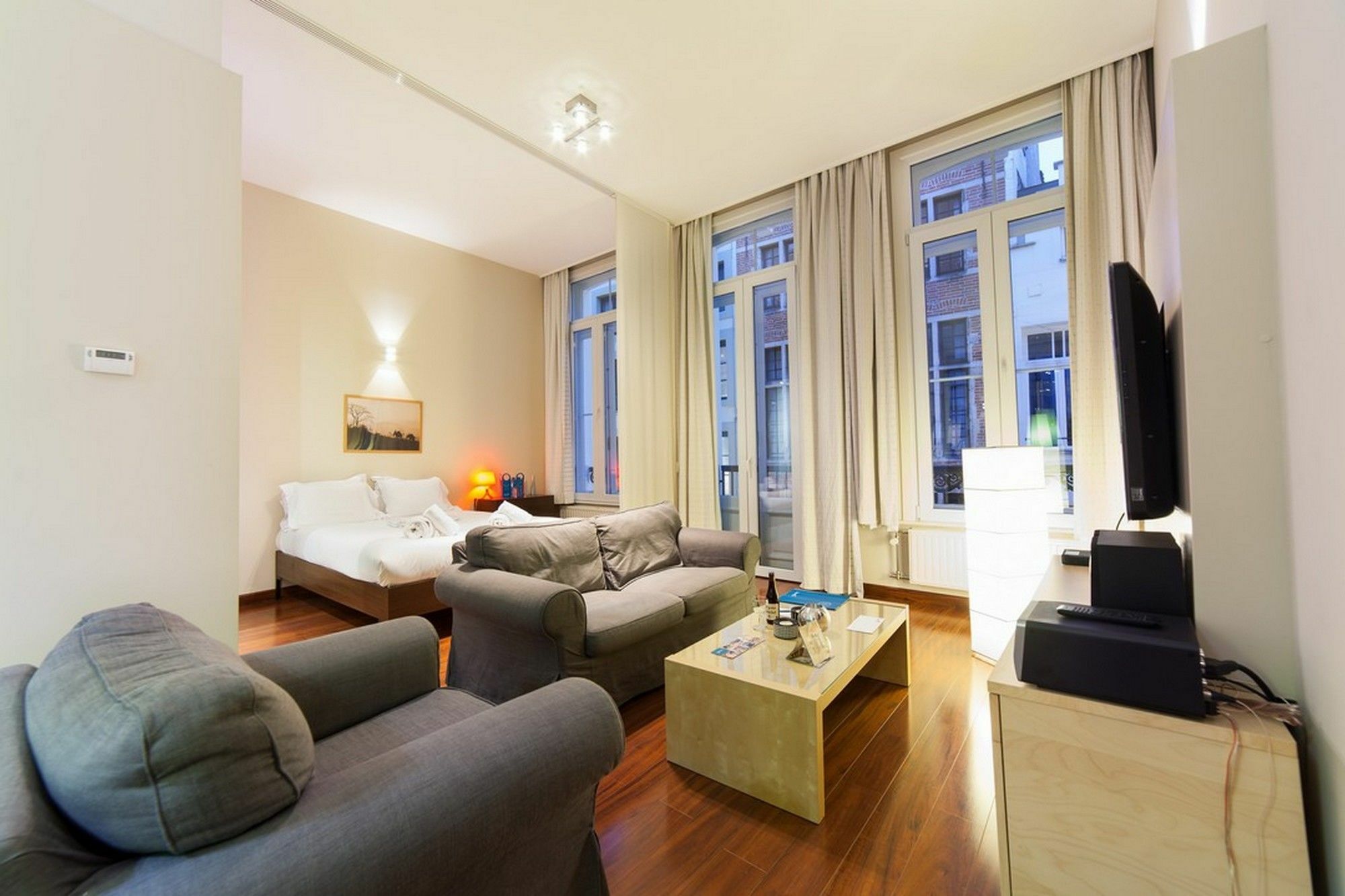Sweet Inn Apartments - Grand Place Bryssel Exteriör bild
